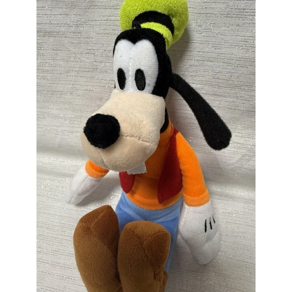 Disney Small Classic Goofy Plush 12in Disney Just Play LLC 12in